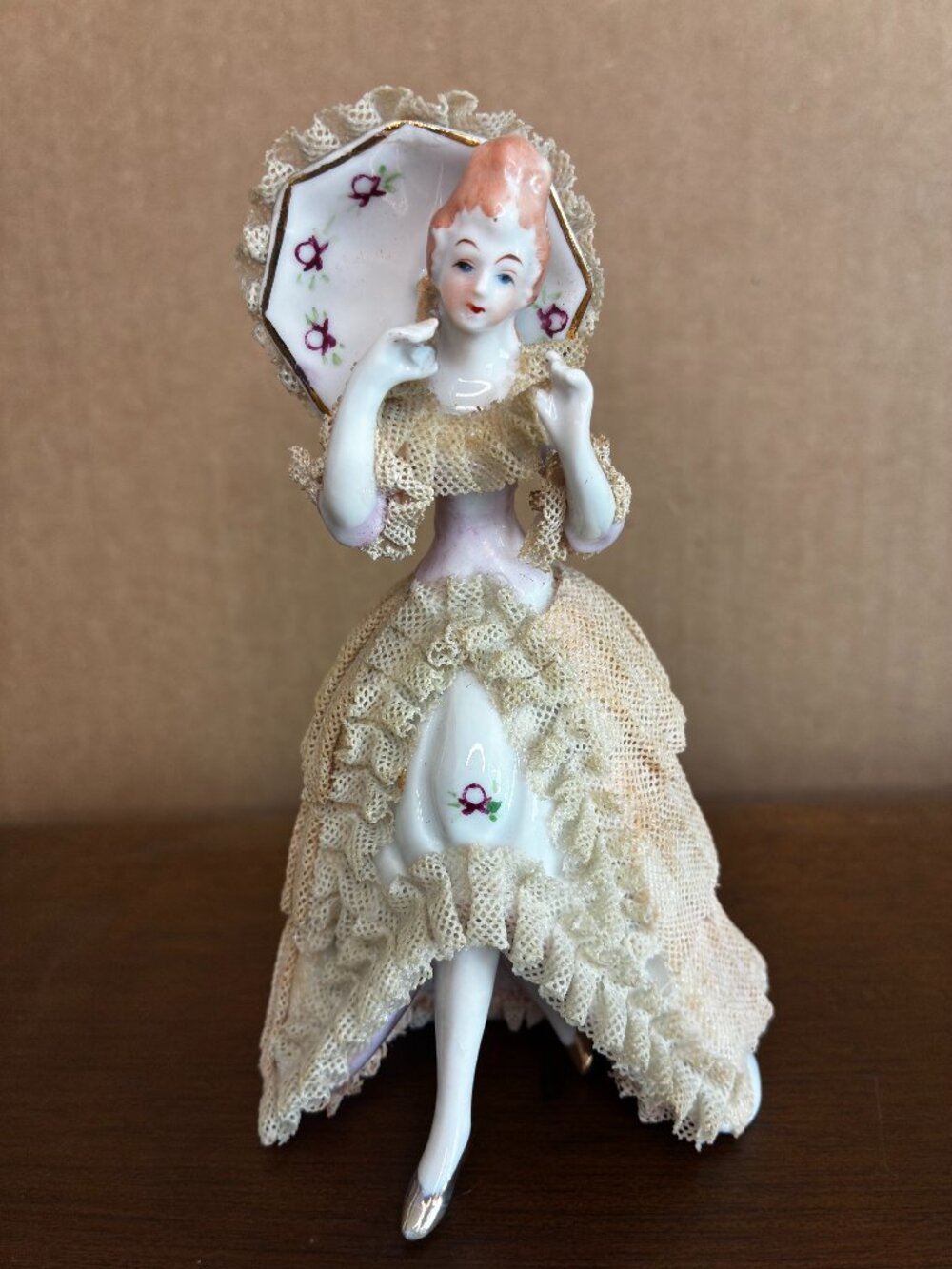PORCELAIN LACE PARASOL FIGURINE